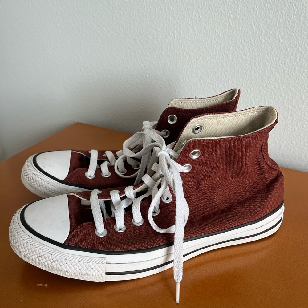 Women’s Converse High Top Sneaker Size 9.5 Rottin Apple Like New Condition - Picture 2 of 4